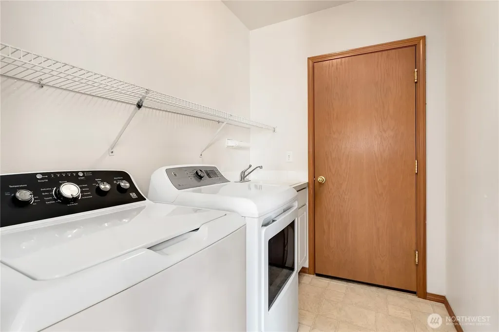 6013 NE 4th Place Renton WA 98059