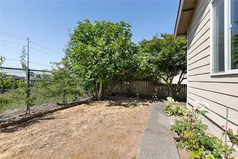 6013 NE 4th Place Renton WA 98059