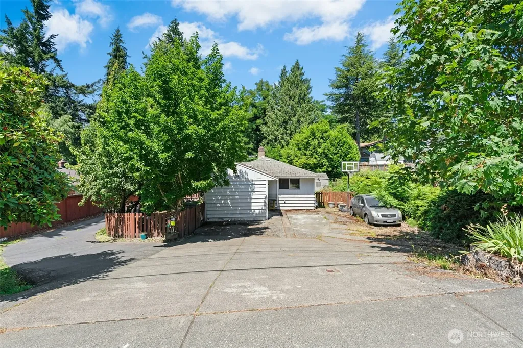 7218 NE 155th Street Kenmore WA 98028