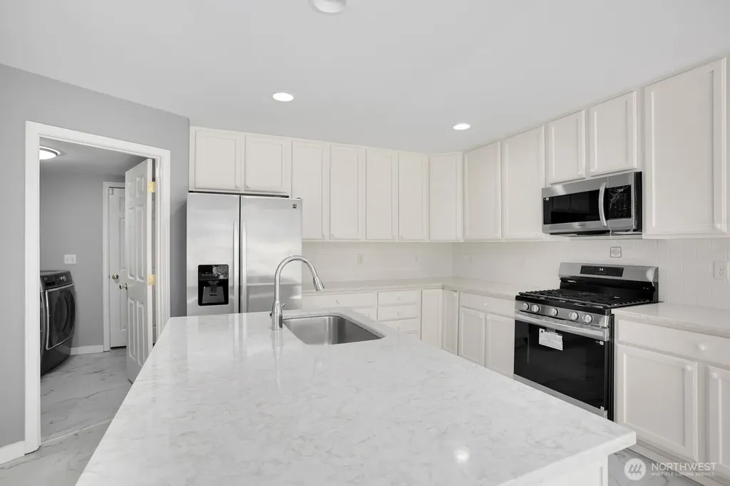 23809 SE 6th Street Sammamish WA 98074