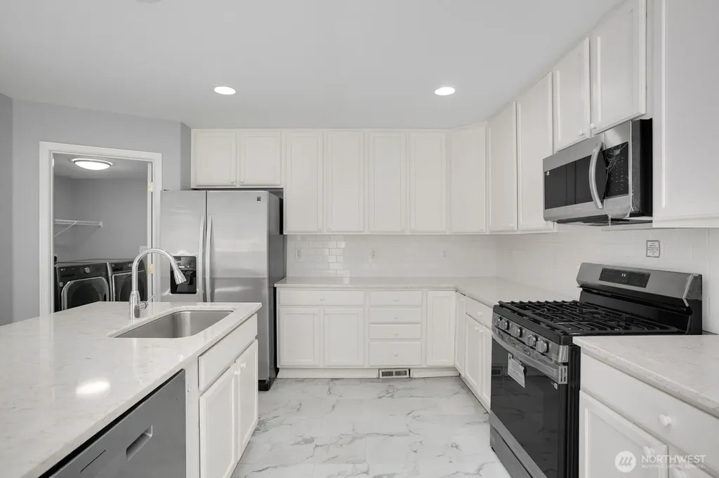 23809 SE 6th Street Sammamish WA 98074