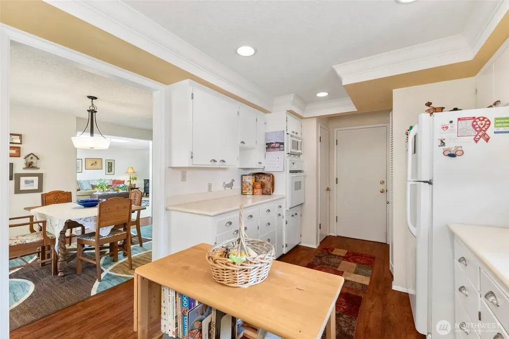404 Nooksack Place La Conner WA 98257