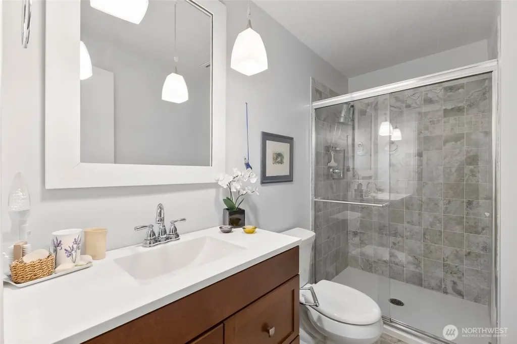 404 Nooksack Place La Conner WA 98257