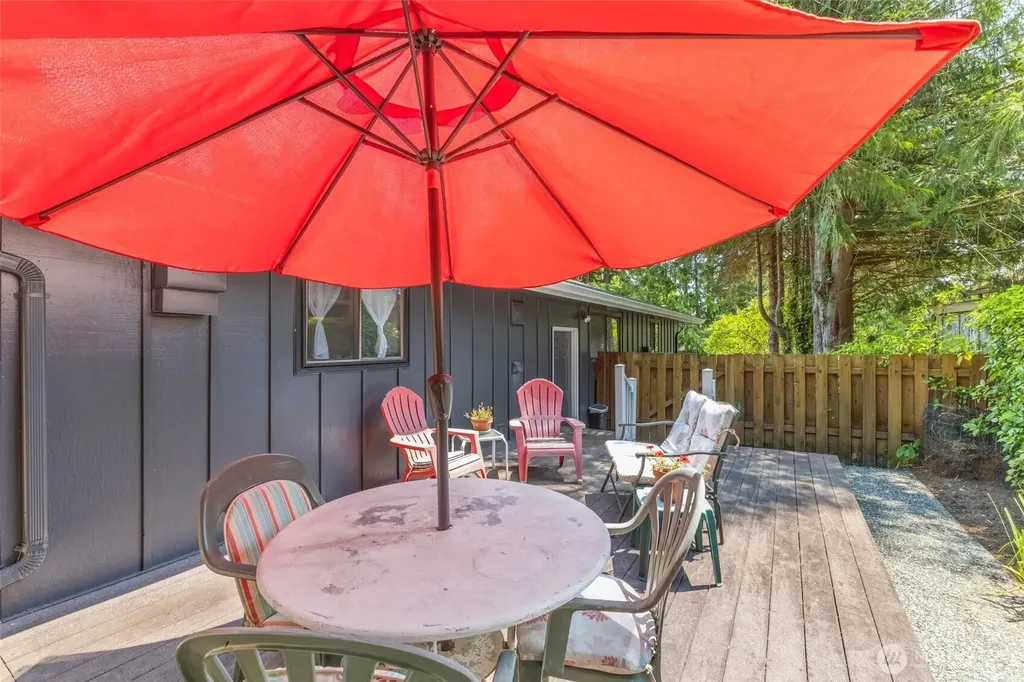 404 Nooksack Place La Conner WA 98257