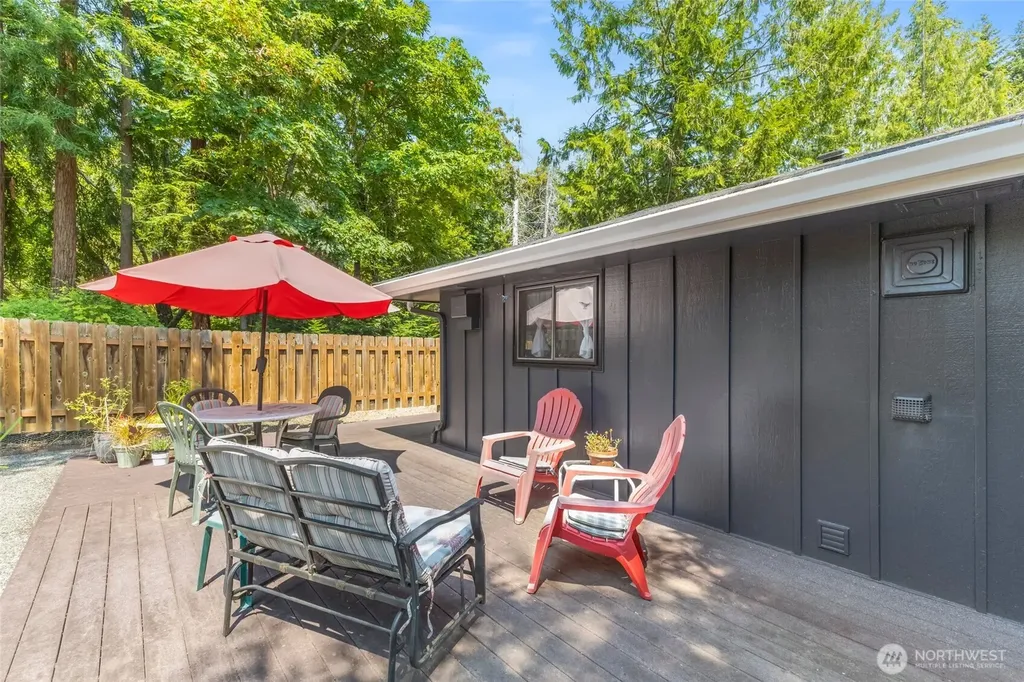 404 Nooksack Place La Conner WA 98257