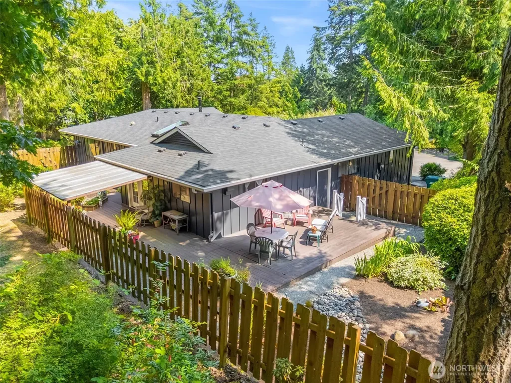 404 Nooksack Place La Conner WA 98257
