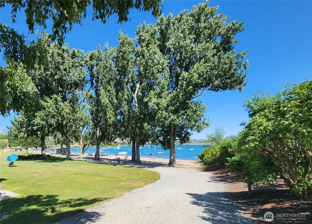 1 Beach 589-c Manson WA 98831