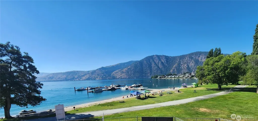 1 Beach 589-c Manson WA 98831