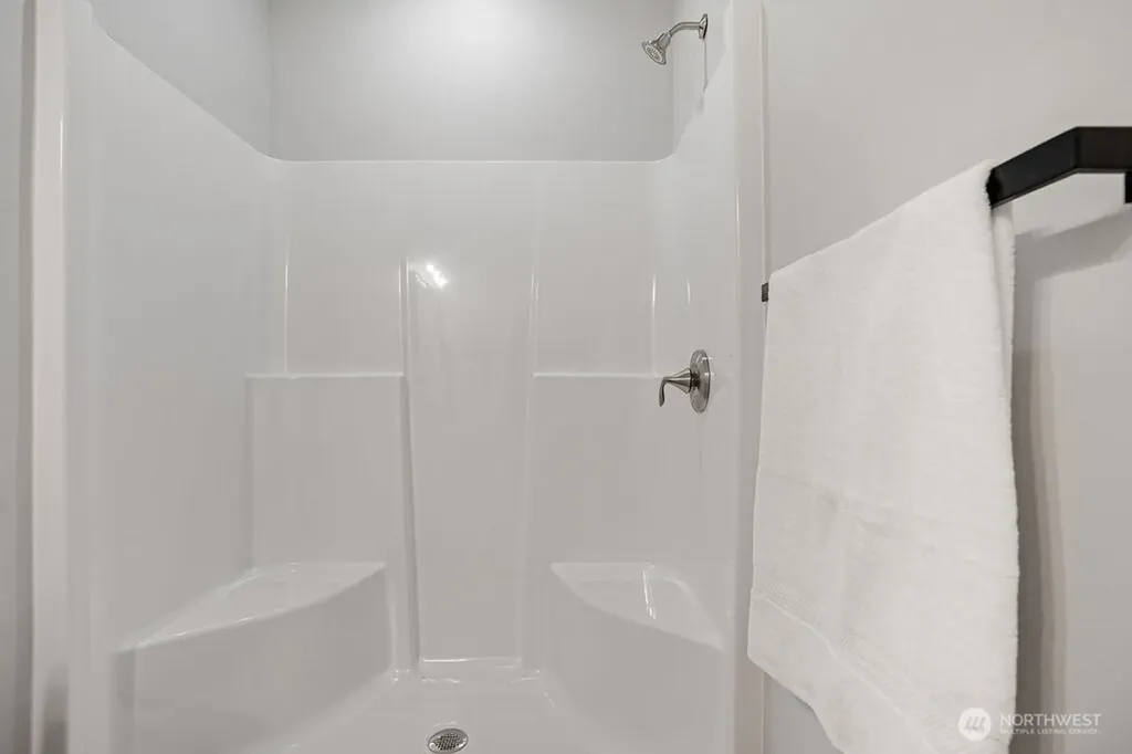 2133 W Peninsula Drive Moses Lake WA 98837