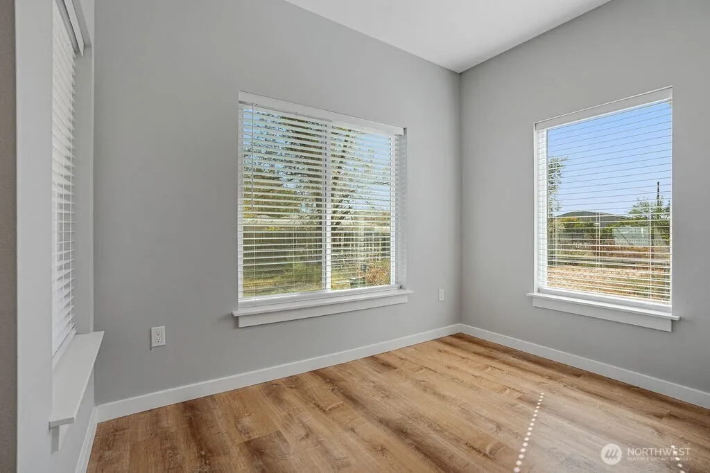 2133 W Peninsula Drive Moses Lake WA 98837