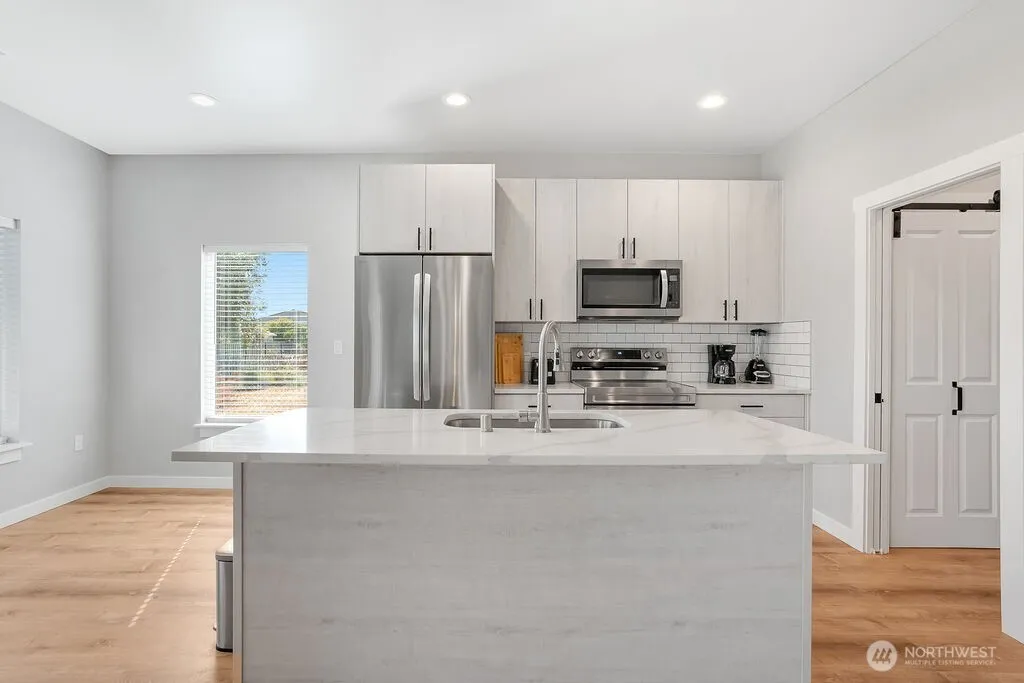 2133 W Peninsula Drive Moses Lake WA 98837