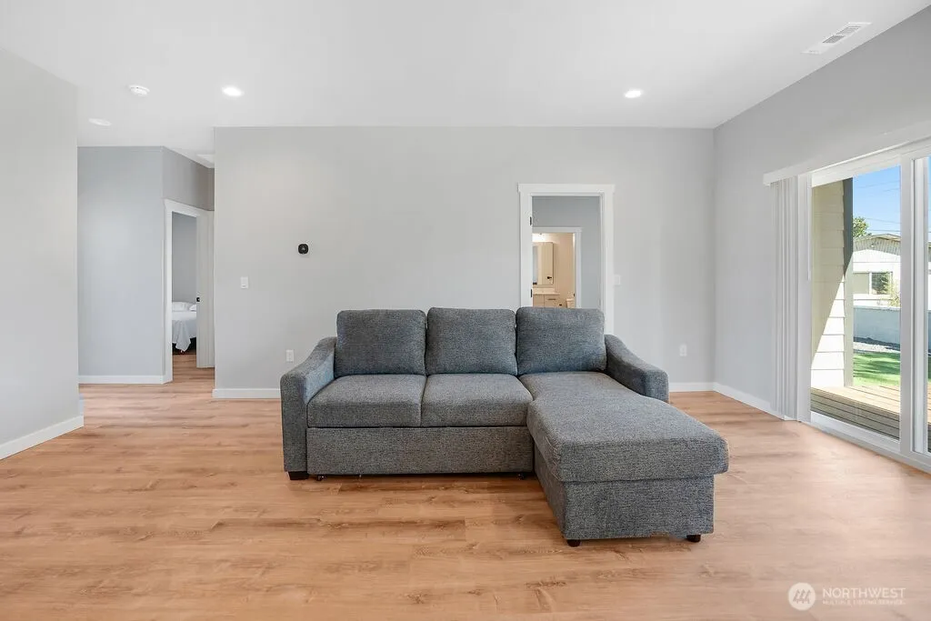 2133 W Peninsula Drive Moses Lake WA 98837