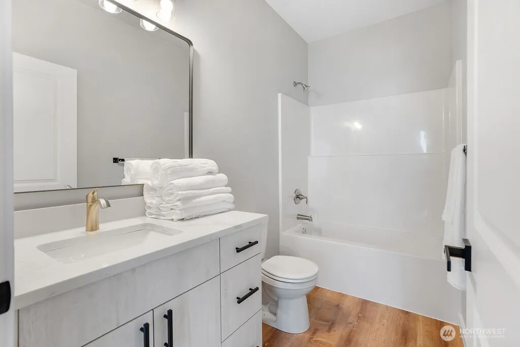 2133 W Peninsula Drive Moses Lake WA 98837