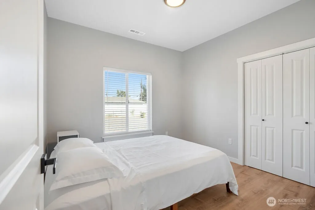 2133 W Peninsula Drive Moses Lake WA 98837