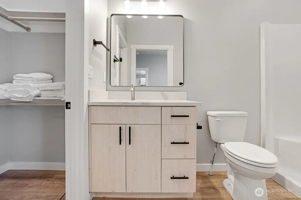 2133 W Peninsula Drive Moses Lake WA 98837