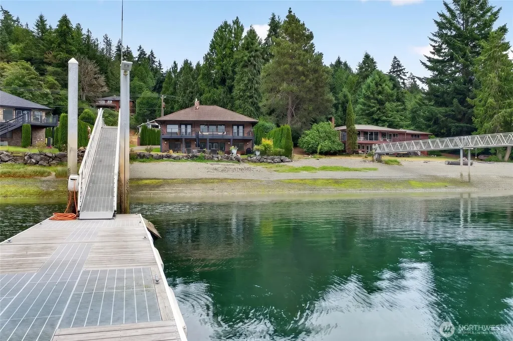 3510 East Bay Drive NW Gig Harbor WA 98335