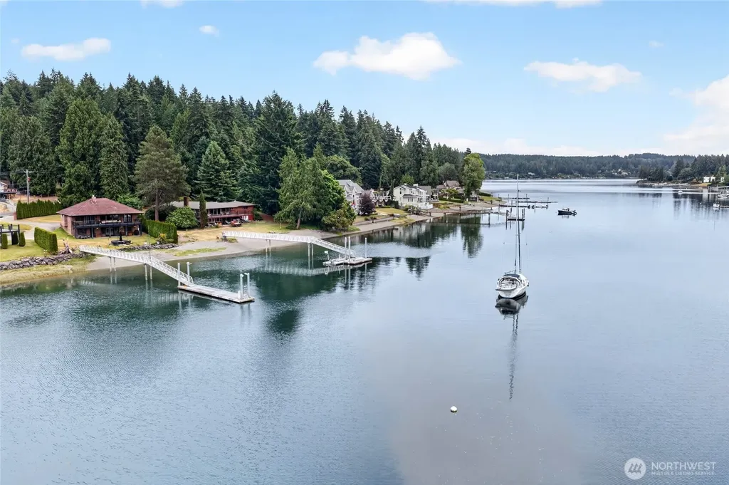 3510 East Bay Drive NW Gig Harbor WA 98335