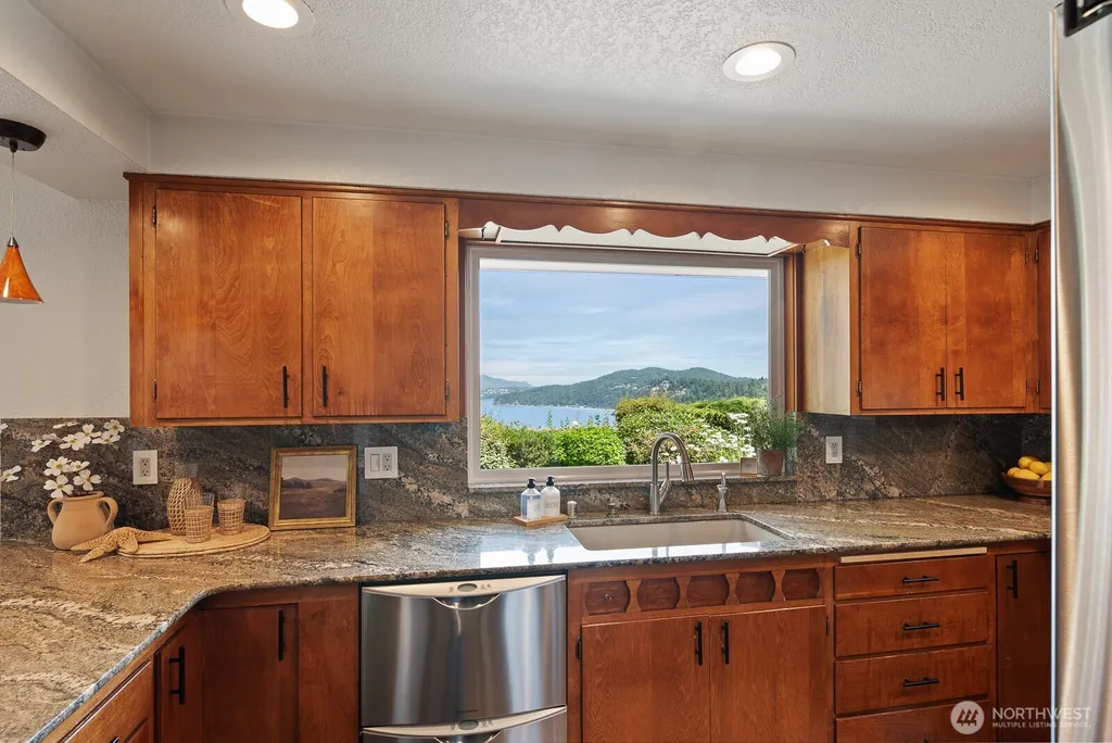 4053 Edith Point Road Anacortes WA 98221