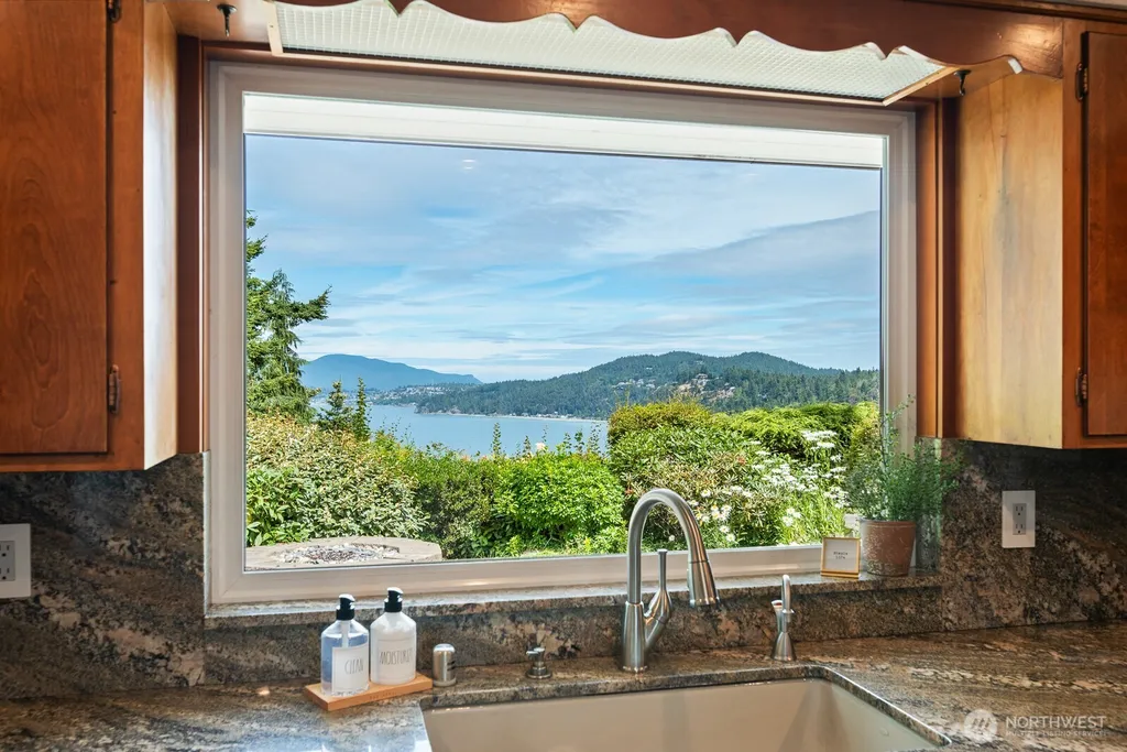 4053 Edith Point Road Anacortes WA 98221