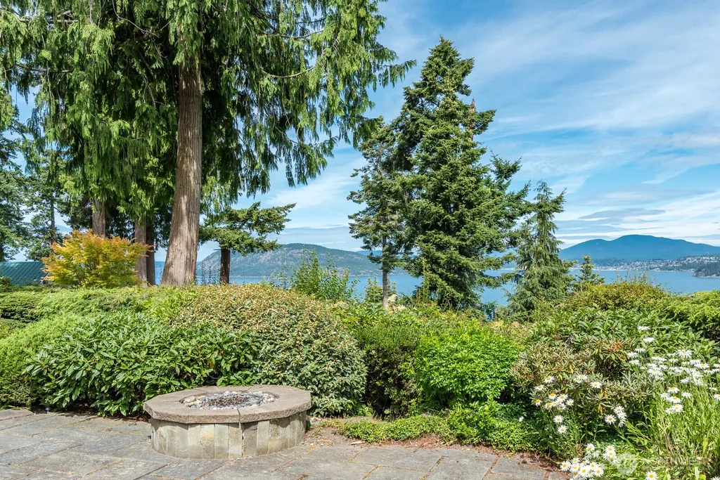 4053 Edith Point Road Anacortes WA 98221
