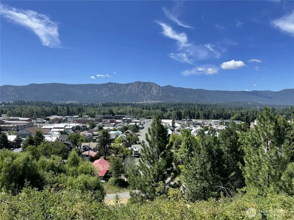 114 W Fourth Street Cle Elum WA 98922