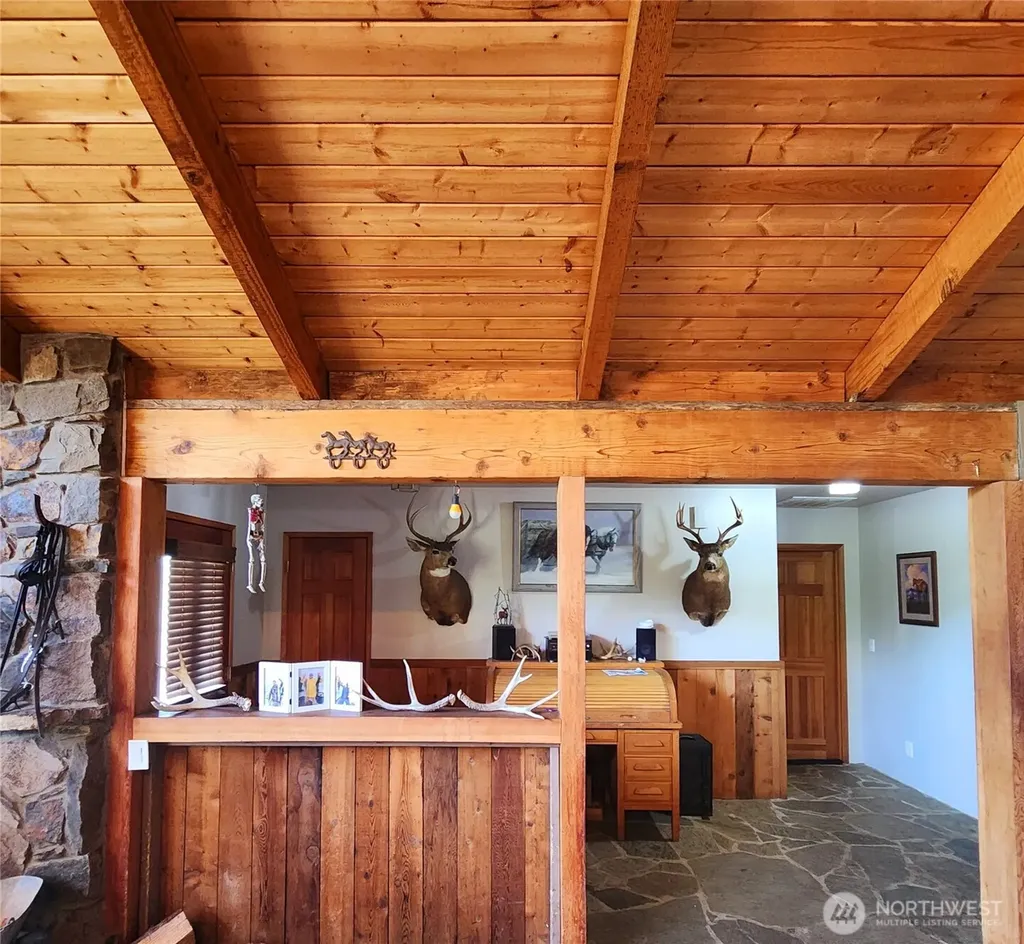 144 Ciannigan Hill Road Silver Creek WA 98585