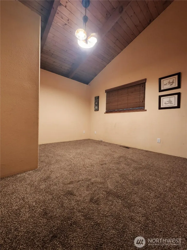144 Ciannigan Hill Road Silver Creek WA 98585
