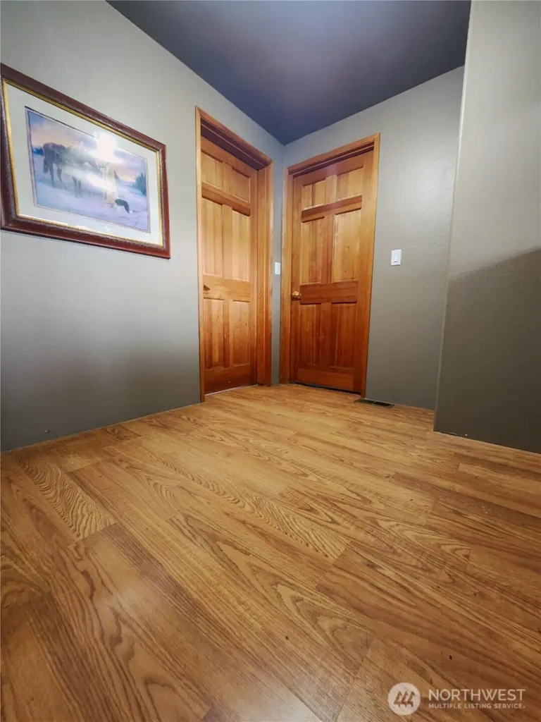 144 Ciannigan Hill Road Silver Creek WA 98585