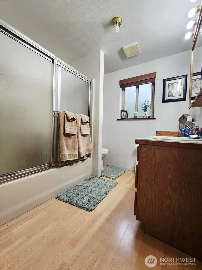 144 Ciannigan Hill Road Silver Creek WA 98585