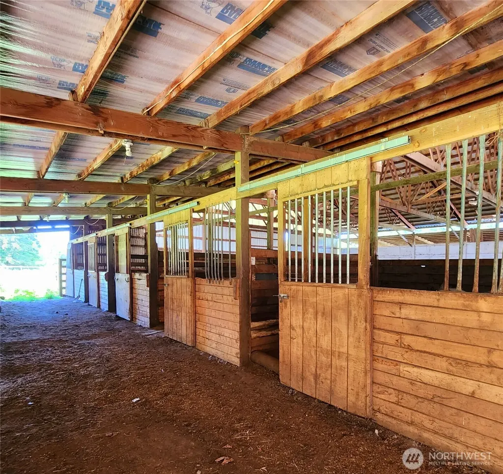 144 Ciannigan Hill Road Silver Creek WA 98585