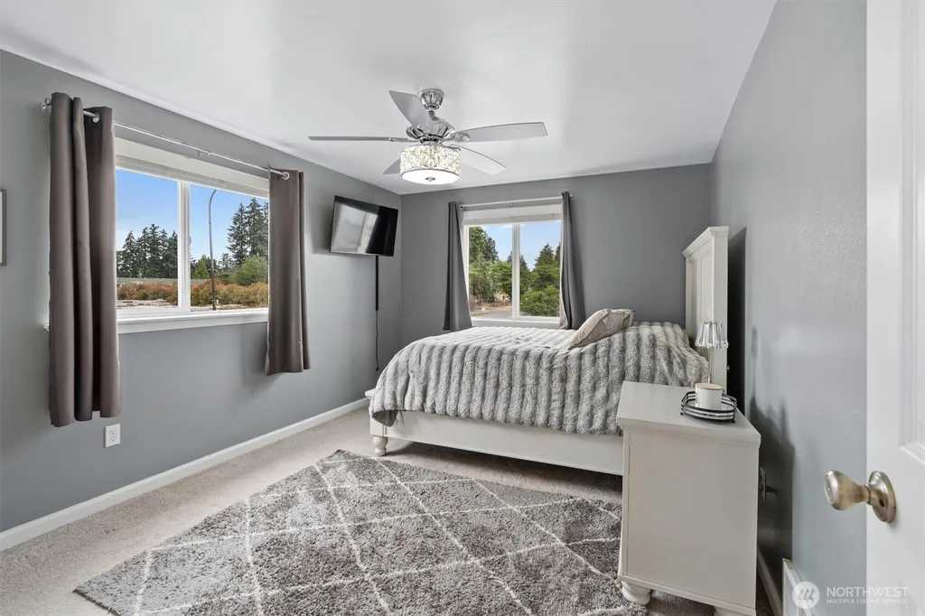 304 29th Street SE Auburn WA 98002