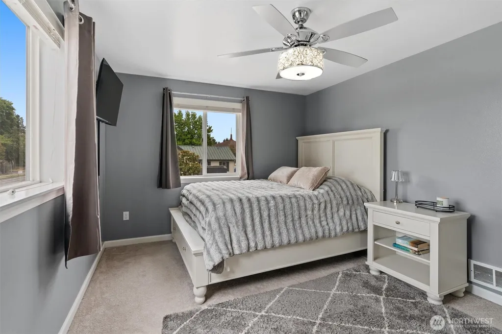 304 29th Street SE Auburn WA 98002