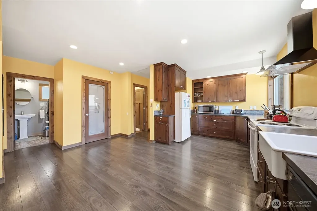709 W Fourth Plain Boulevard Vancouver WA 98660