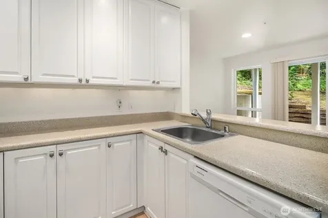 2989 142nd Place SE Bellevue WA 98007