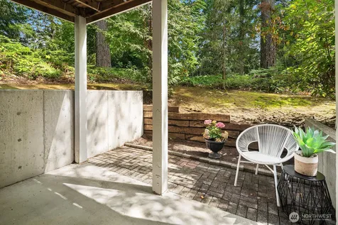 2989 142nd Place SE Bellevue WA 98007