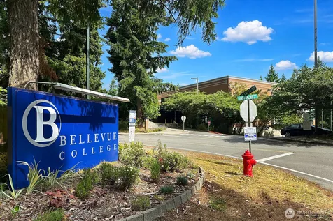 2989 142nd Place SE Bellevue WA 98007