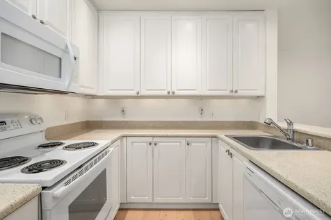 2989 142nd Place SE Bellevue WA 98007