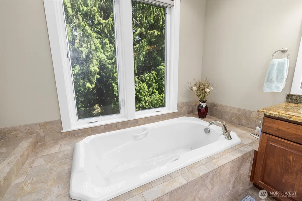 1808 Bakerview Court Mount Vernon WA 98274