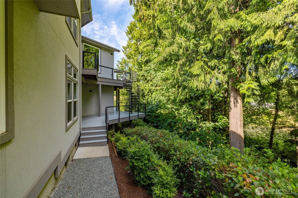 1808 Bakerview Court Mount Vernon WA 98274