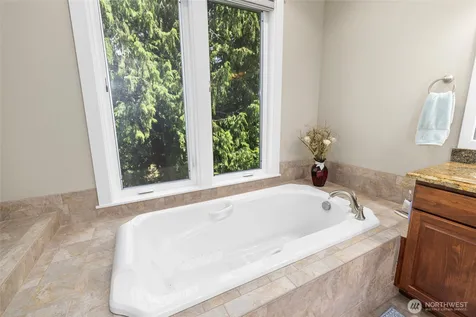 1808 Bakerview Court Mount Vernon WA 98274