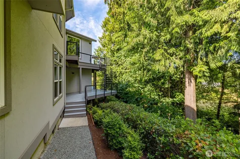 1808 Bakerview Court Mount Vernon WA 98274