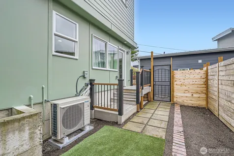 5928 18th Avenue S Seattle WA 98108