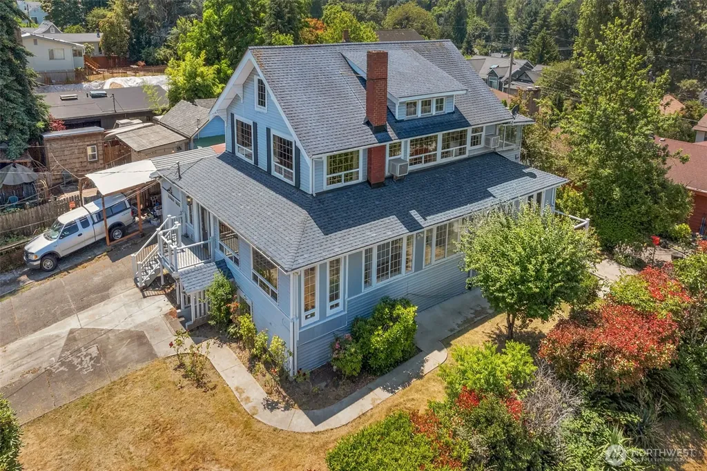 9615 56th Avenue S Seattle WA 98118