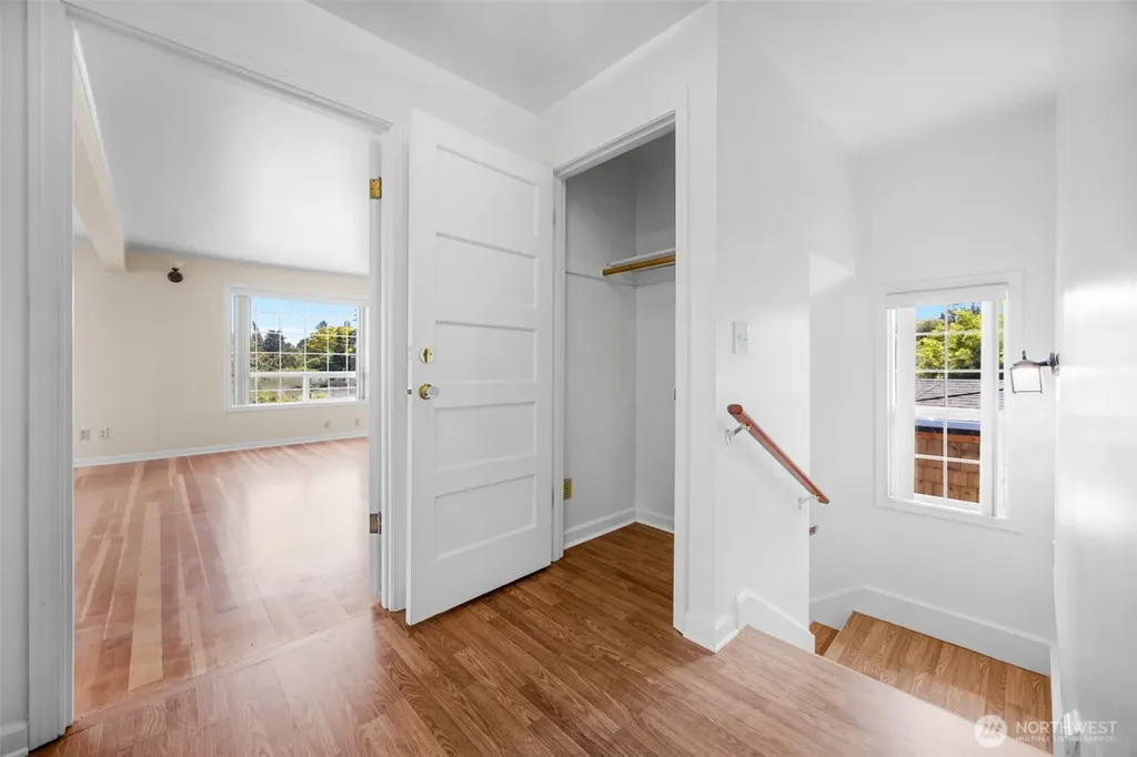 9615 56th Avenue S Seattle WA 98118