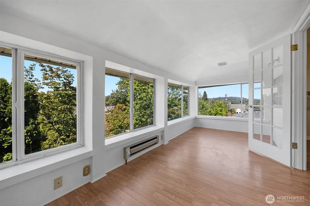 9615 56th Avenue S Seattle WA 98118