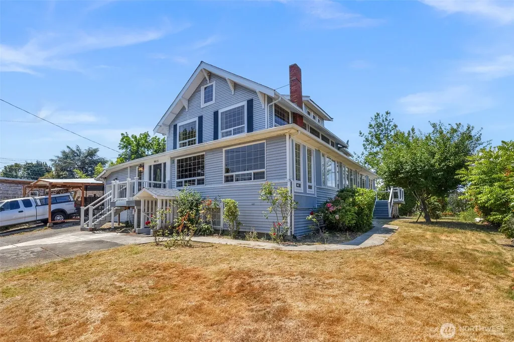 9615 56th Avenue S Seattle WA 98118