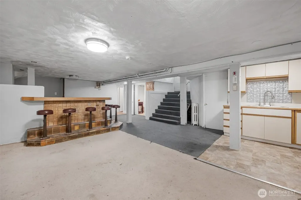 9615 56th Avenue S Seattle WA 98118