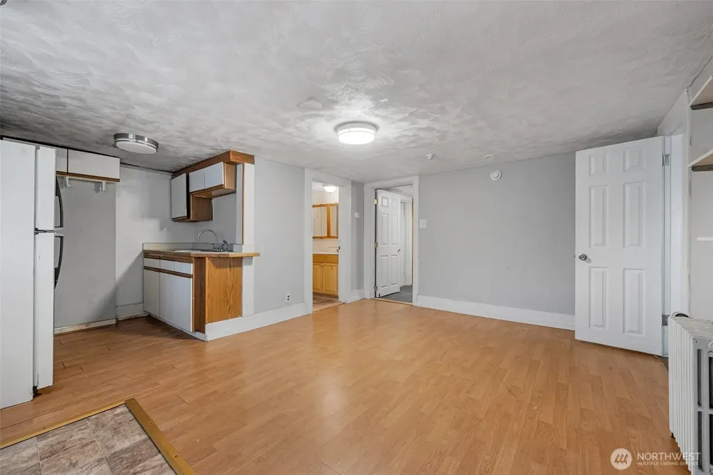 9615 56th Avenue S Seattle WA 98118