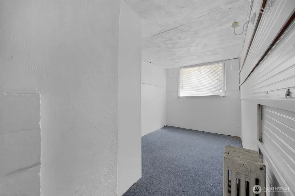 9615 56th Avenue S Seattle WA 98118