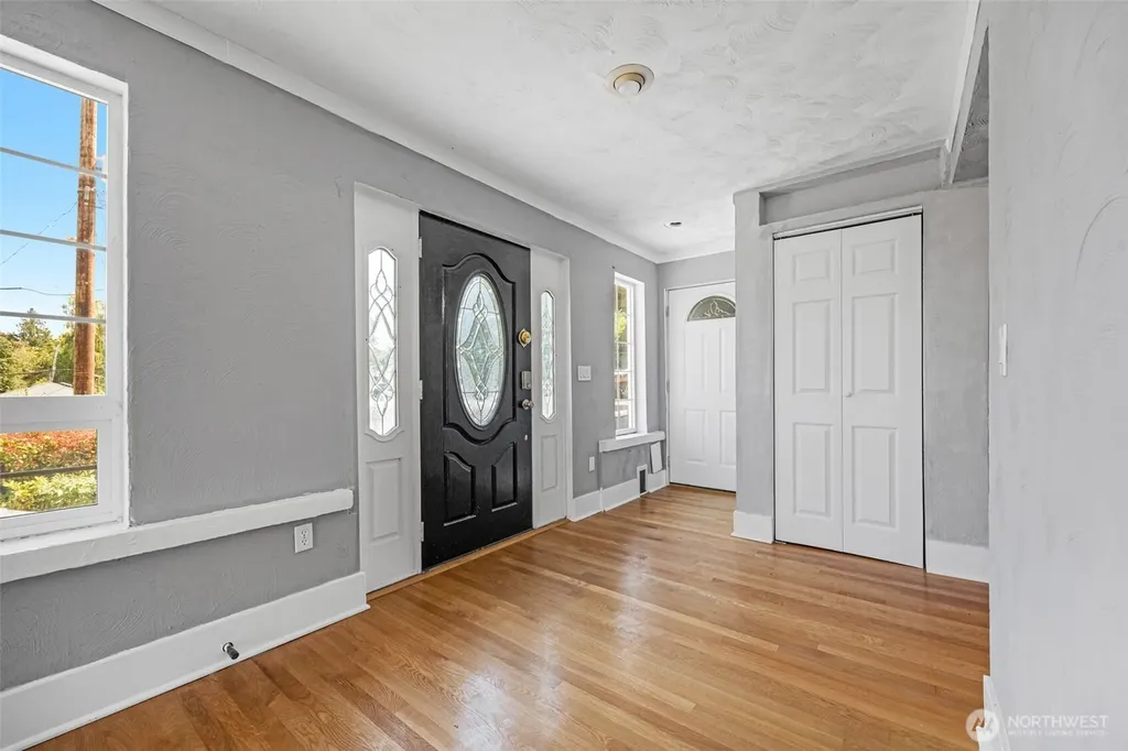 9615 56th Avenue S Seattle WA 98118